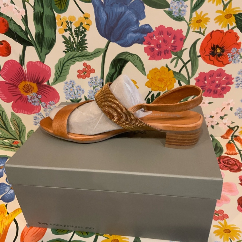 Antelope leather sandals